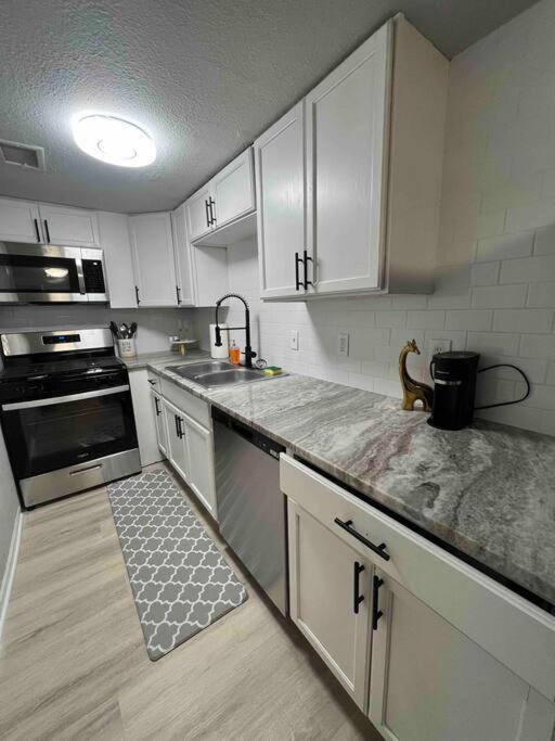 Apartment Downtown Boho Gem Luxe 1bed
